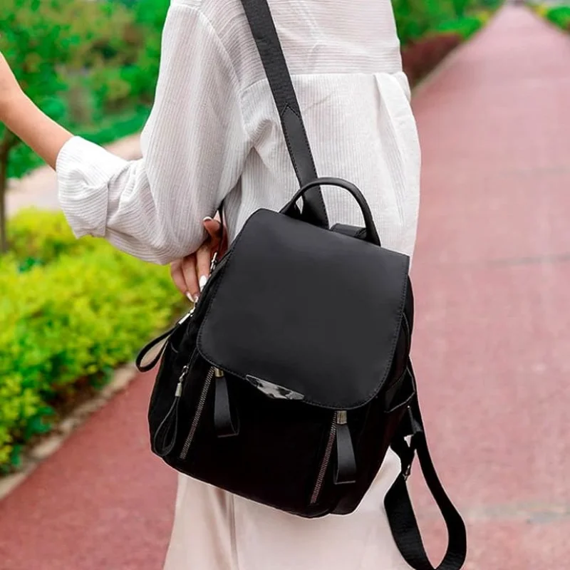 Dámský batoh na univerzitu - elegantní