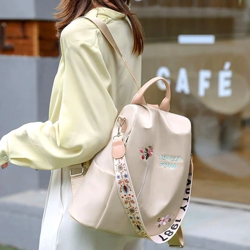 Módní městský béžový dámský batoh Lovely DB118Be