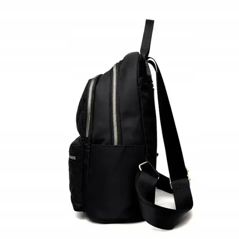 Dámský batoh RO120B černý boční pohled na kapsu