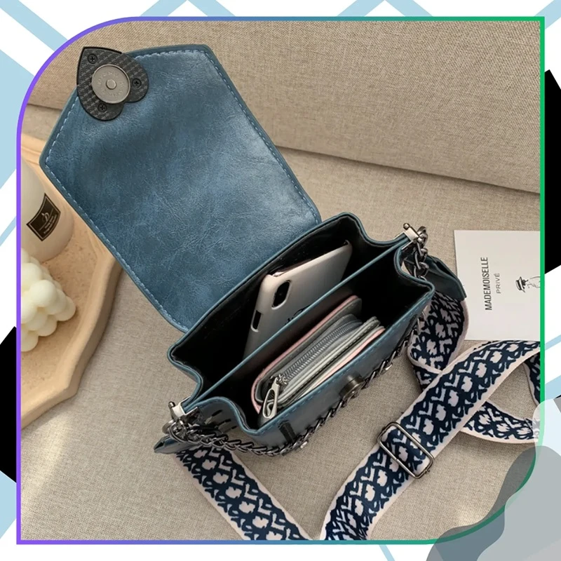 Stylová malá dámská modrá kabelka přes rameno - dvě přihrádky CUORE DK22