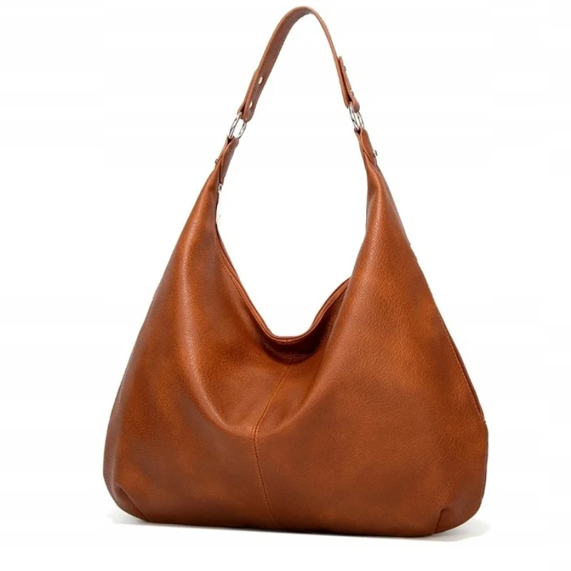 Moderní dámská kožená hnědá kabelka na rameno