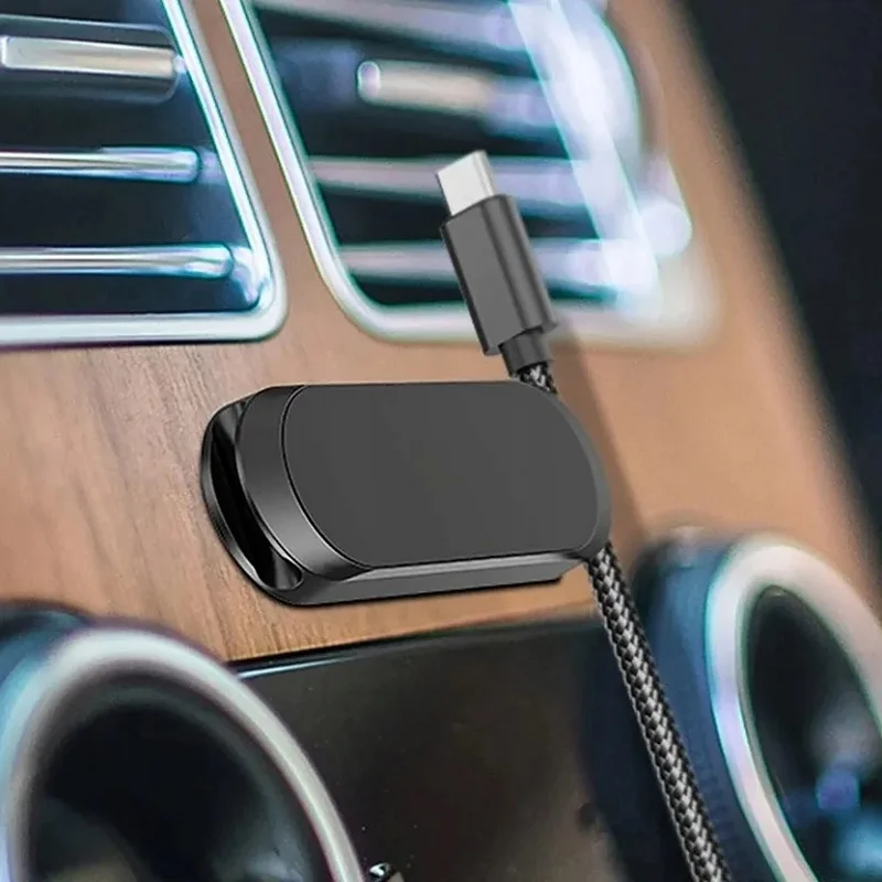 Magnetický držák telefonu a tabletu na palubní desku