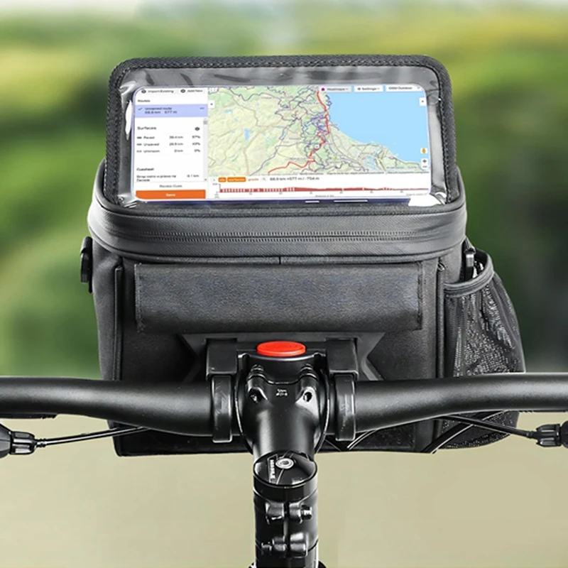 Cyklistická brašna na řídítka FORCE RF01 s průhledným držákem na telefon namontovaná na řídítkách jízdního kola