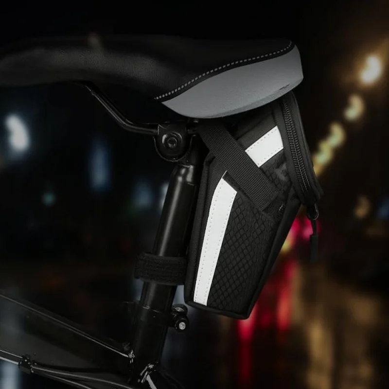 Kvalitní cyklistická brašna pod sedlo na nářadí s reflexními prvky