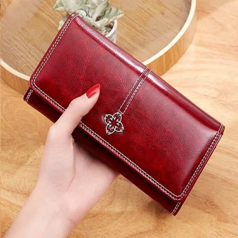 Dámská vínově červená peněženka 