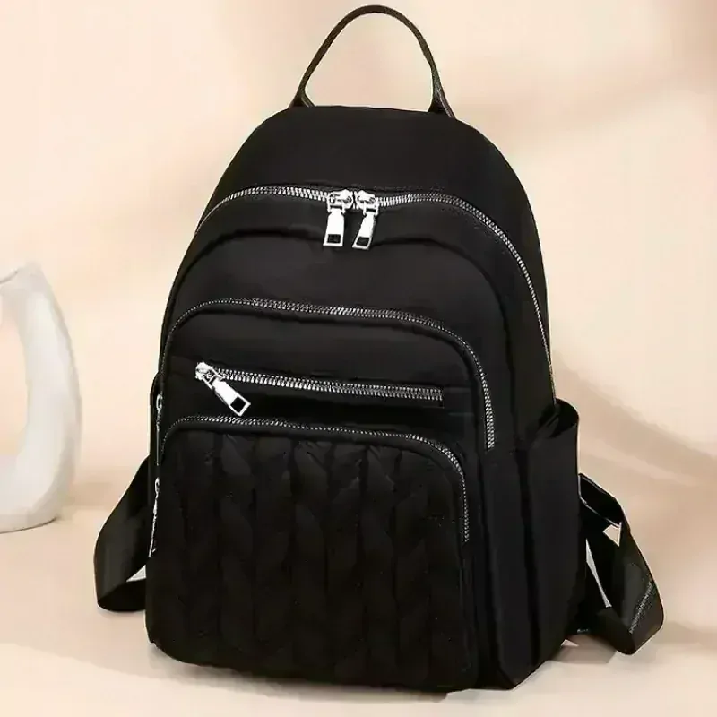 Černý dámský batoh RO108