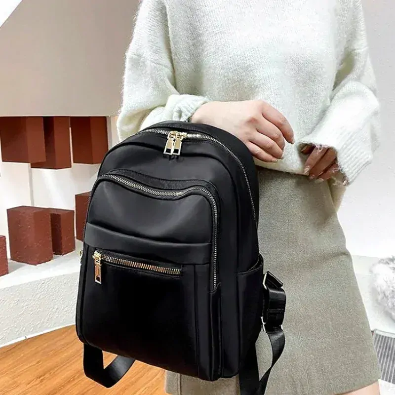 Dámský elegantní batoh RO110