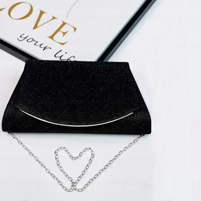 Černá kabelka do společnosti