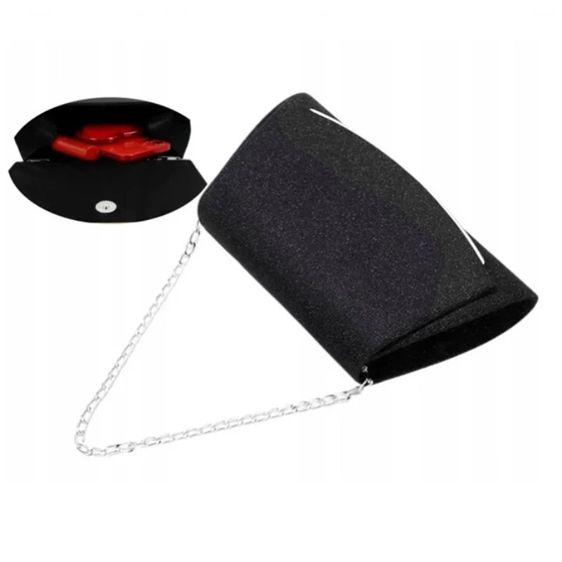 Černá kabelka do společnosti