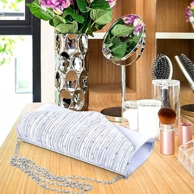 Elegantní večerní kabelka 