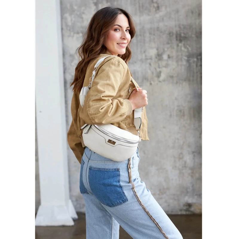 Bílá crossbody ledvinka ALE-8W