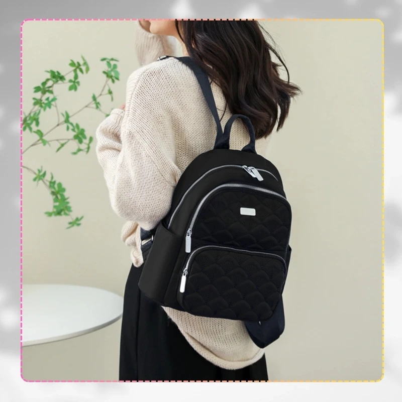 Prošívaný dámský batoh DB22